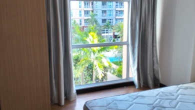Jual Unit Apartemen Siap Ditempati 3BR Semi Furnished Kondisi Baik