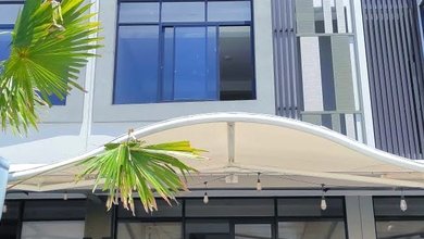 Ruko 3 Lantai Beverly Pakuwon City, Depan Hokky Supermarket