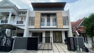 Dijual rumah Premium di Citraland, Surabaya - LT 150m²