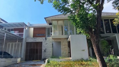 Rumah Mewah di Kawasan Citraland, Surabaya, LB 360m², Harga 6,25 Miliar