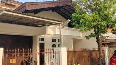 Rumah Sewa Nyaman Lokasi Ngagel, Surabaya, LB 160m²