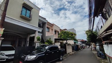 Kesempatan Langka, rumah Mewah di Pancoran, Jakarta Selatan, LB 300m²