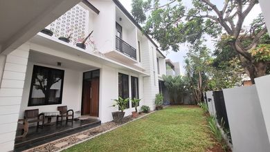 Penawaran Langka, rumah Mewah di Sektor 9-Bintaro, Tangerang Selatan, LB 450m²