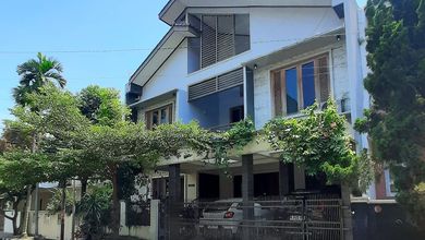Dijual rumah Premium di Sektor 9-Bintaro, Tangerang Selatan - LT 221m²
