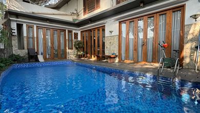 Hunian Elegan di Sektor 9-Bintaro, Tangerang Selatan, 5 Kamar Tidur, LT 450m²