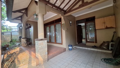 Penawaran Langka, rumah Mewah di Sektor 9-Bintaro, Tangerang Selatan, LB 180m²