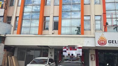 Ruko Ramai Gandeng 2 Hadap jalan raya di gading serpong