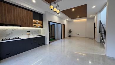 Hunian Mewah di BSD Kencana Loka, Tangerang, 4 KT, LT 140m²
