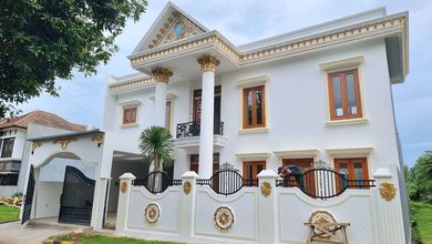 Penawaran Eksklusif, rumah Mewah di BSD Puspita Loka, Tangerang, LB 600m²