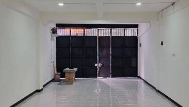 Dijual Ruko 3 Tingkat Sangat Strategis Jl. Jelambar Barat. Jak Bar