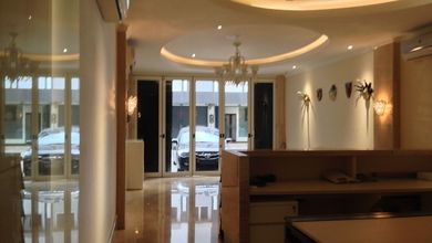 Ruko Mewah Bukit Gading Indah 4.5 Lantai