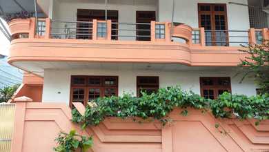 Rumah Mewah di Kawasan Tanjung Duren, Jakarta Barat, LB 250m², Harga 4,5 Miliar