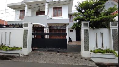 Kesempatan Eksklusif, rumah Mewah di Kebayoran Lama, Jakarta Selatan, LB 266m²