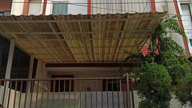 Rumah Mewah di Green Ville, Jakarta Barat, 3 KT, LT 90m²