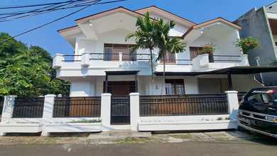 Rumah Sewaan Murah di Kemanggisan, Jakarta Barat, 8 KT, Harga 100 Juta /tahun