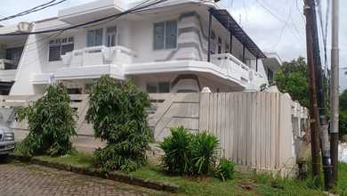 Rumah Elite di Kawasan Green garden, Jakarta Barat, LB 300m², Harga 6,5 Miliar