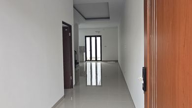 Properti Siap Pakai di Area Meruya, Jakarta Barat, LT 125m²