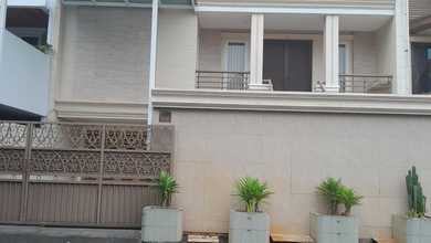 Penawaran Langka, rumah Mewah di Green garden, Jakarta Barat, LB 400m²
