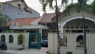 Rumah Mewah di Kedoya Selatan, Jakarta Barat, 6 Kamar Tidur, LT 449m²