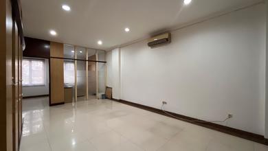 Ruko Cordoba PIK 4.5x12,5 Rapi siap pakai 3 Lantai Hdp dlm Bagus