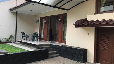 Dikontrakkan Rumah Terjangkau di Pondok Indah, Jakarta Selatan, LT 200m²