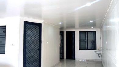 Rumah Mewah di Kawasan Taman Grisenda, Jakarta Utara, LB 240m², Harga 3,2 Miliar