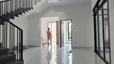 Dijual rumah Premium di Taman Meruya, Jakarta Barat - LT 126m²