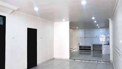 Penawaran Eksklusif, rumah Mewah di Taman Grisenda, Jakarta Utara, LB 150m²