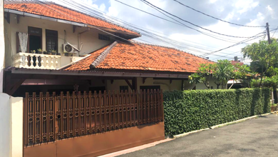 Hunian Elegan di Mampang Prapatan, Jakarta Selatan, 6 KT, LT 232m²