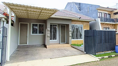 Rumah Semi Furnished Lokasi Strategis Daerah Villa Melati Mas