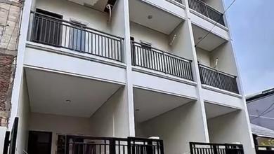 Dijual Rumah Strategis di Tanjung Duren, Jakarta Barat - LT 39m²