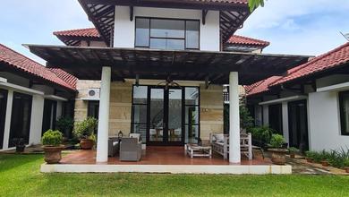 Rumah Mewah di Pondok Indah, Jakarta Selatan, 7 Kamar Tidur, LT 1595m²