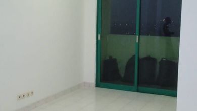 Dijual Segera Apartemen 3BR Unfurnished Kondisi Baik Siap Ditempati