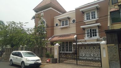 Rumah Sederhana di Citra Garden, Jakarta Barat, Luas 320 m2
