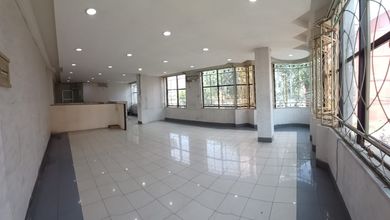 Ruko di Harco mangga dua jakbar 96 m HGB 4 lt Bagus