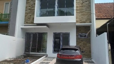 Dijual Rumah Strategis di Citraland, Surabaya - LT 120m²