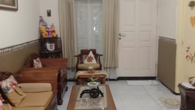 Kesempatan Rumah di Rungkut, Surabaya, LB 90m², Harga 1,25 Miliar