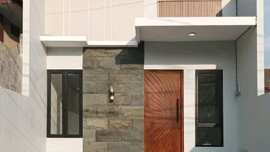 Kesempatan Rumah di Rungkut, Surabaya, LB 100m², Harga 880 Juta