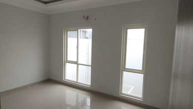 Kesempatan Rumah di Sutorejo, Surabaya, LB 166m², Harga 1,95 Miliar