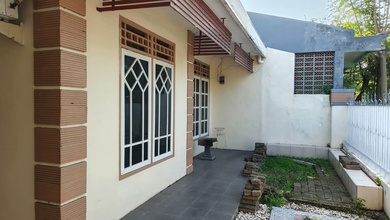 Rumah Dijual di Rungkut, Surabaya, LB 135m², Harga Terbaik!