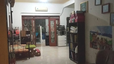 Rumah Dijual di Mulyorejo, Surabaya, LB 210m², Harga Kompetitif!