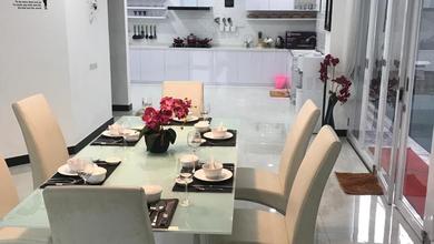 Rumah Area Premium Karawaci, Tangerang - Harga Terbaik 9,2 Miliar