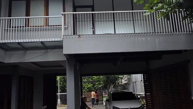 Gedung Buat Kantor Dan Bisa Buat Tempat Usaha, Di Rawamangun Jakarta Timur. 