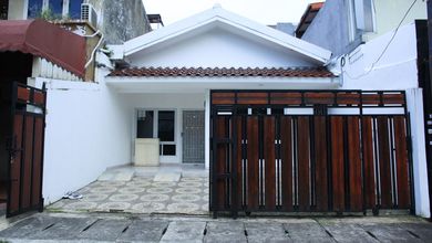 Rumah Mewah di Senen, Jakarta Pusat, 5 Kamar Tidur, LT 166m²