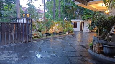 Rumah Elegan di Pondok Indah, Jakarta Selatan, 4 Kamar Tidur, LT 1100m²
