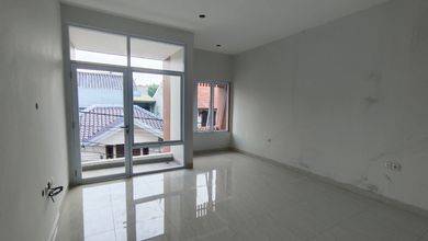 Jual Rumah Eksklusif Luas 81 m2 di Tomang, Jakarta Barat