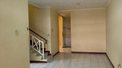 Rumah modern dengan Lahan 90 m2 Daerah Taman Palem, Jakarta Barat