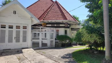 Rumah Elegan di Surabaya Kota, Surabaya, 3 KT, LT 486m²