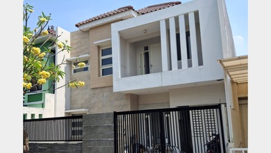 Dijual rumah Mewah di Rungkut, Surabaya - LT 200m²