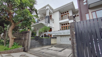 For Sale rumah Mewah di Setra Duta, Bandung - LT 561m²